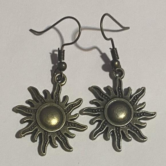 🦋3/$30🦋 Handmade Boho Celestial Dangling Sunshine Earrings in Antique Bronze - Picture 8 of 8